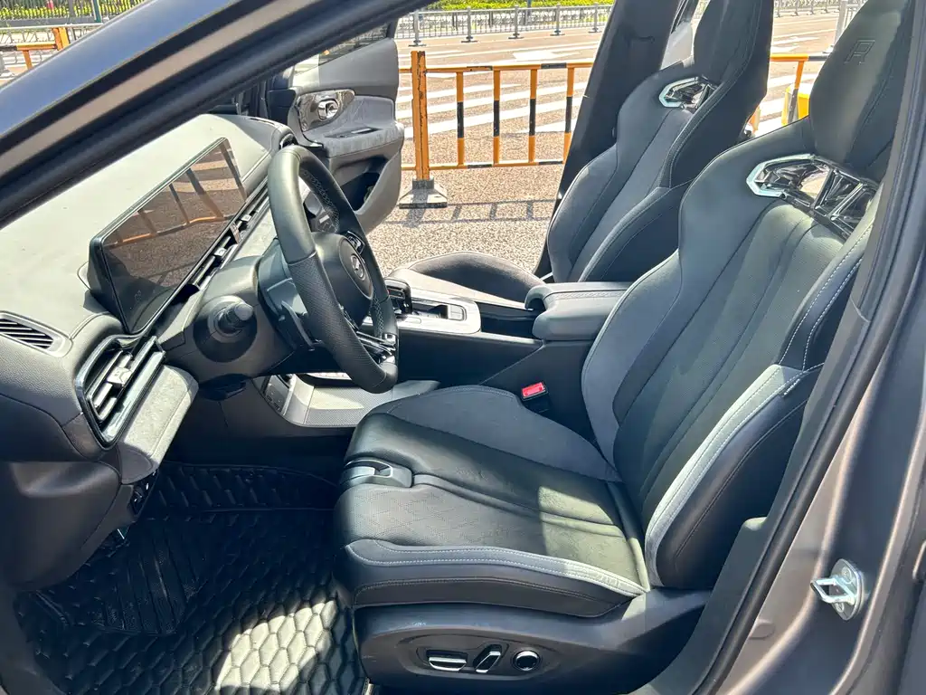 GAC Trumpchi Lingpai 2023 400T Automatic R PRO 2023 - thumbnail 7