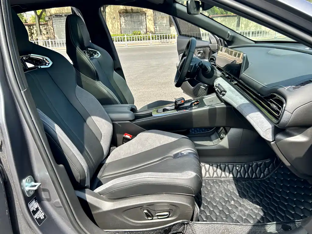 GAC Trumpchi Lingpai 2023 400T Automatic R PRO 2023 - thumbnail 10