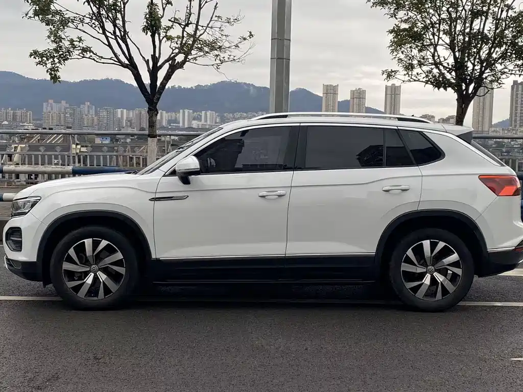 Volkswagen Tayron 2020 330TSI Two-Wheel Drive Luxury Intelligent Connectivity Edition 2021 - thumbnail 4