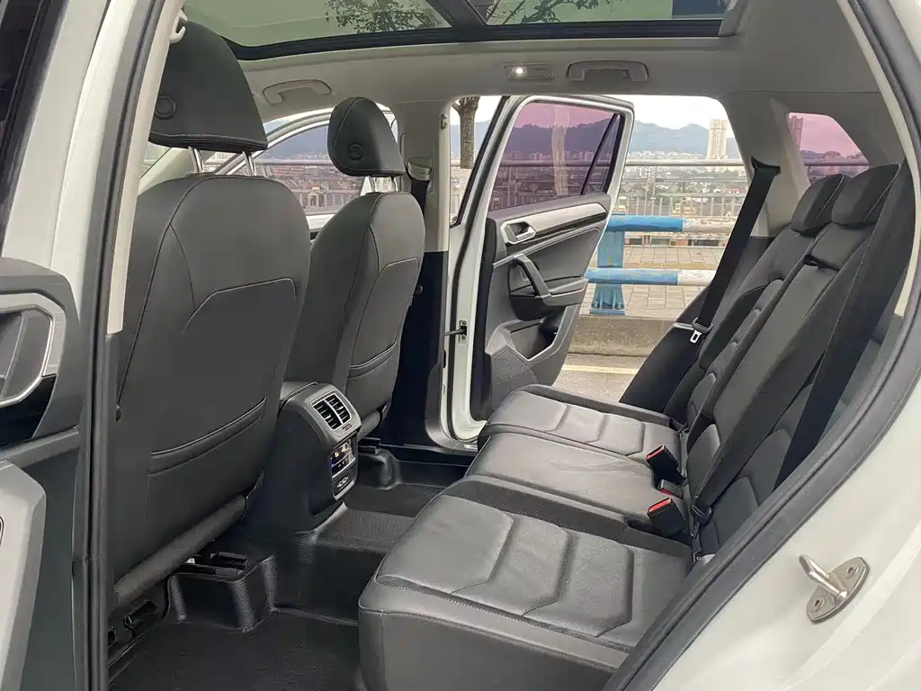 Volkswagen Tayron 2020 330TSI Two-Wheel Drive Luxury Intelligent Connectivity Edition 2021 - thumbnail 8