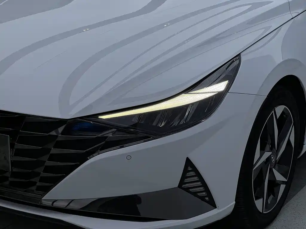 Hyundai Hyundai Elantra 2022 1.5L CVT LUX Premium Edition 2023 - thumbnail 3