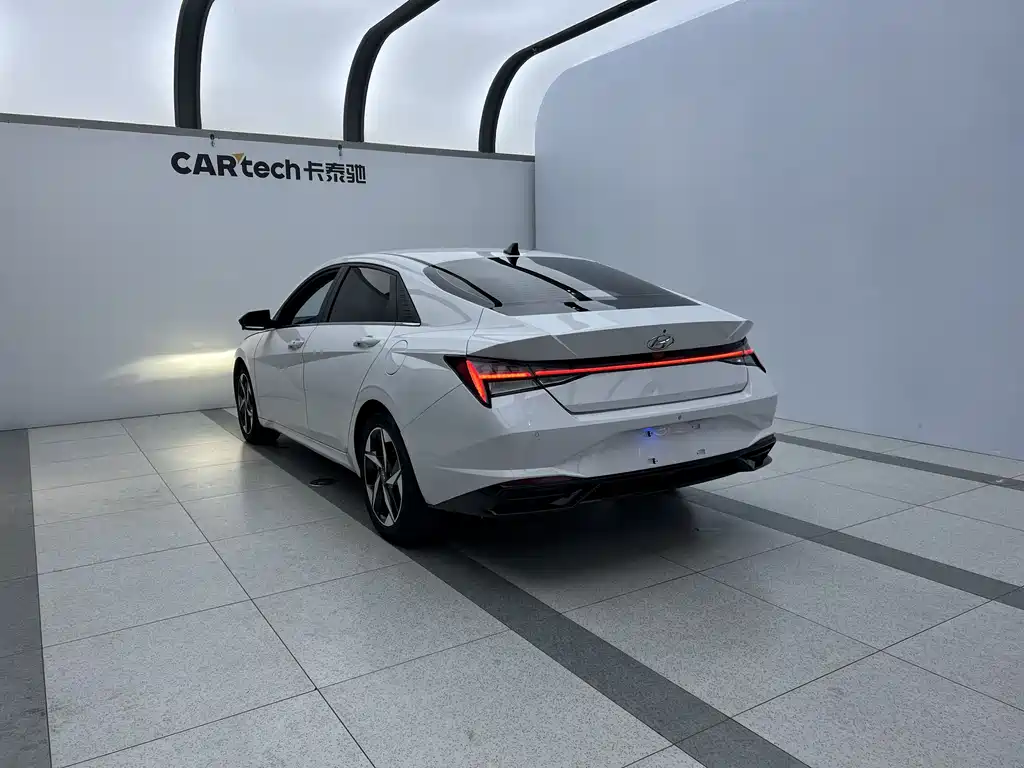 Hyundai Hyundai Elantra 2022 1.5L CVT LUX Premium Edition 2023 - thumbnail 4
