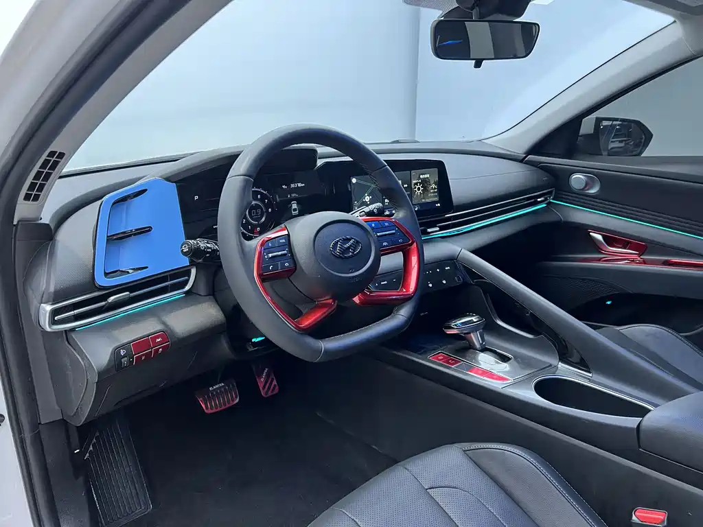 Hyundai Hyundai Elantra 2022 1.5L CVT LUX Premium Edition 2023 - thumbnail 9