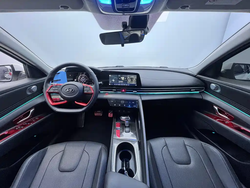 Hyundai Hyundai Elantra 2022 1.5L CVT LUX Premium Edition 2023 - thumbnail 24