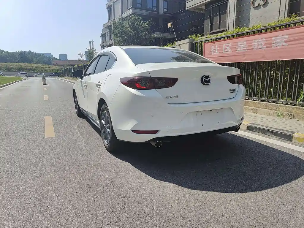 Mazda Mazda 3 Axela 2020 1.5L Automatic Premium Edition 2020 - thumbnail 7