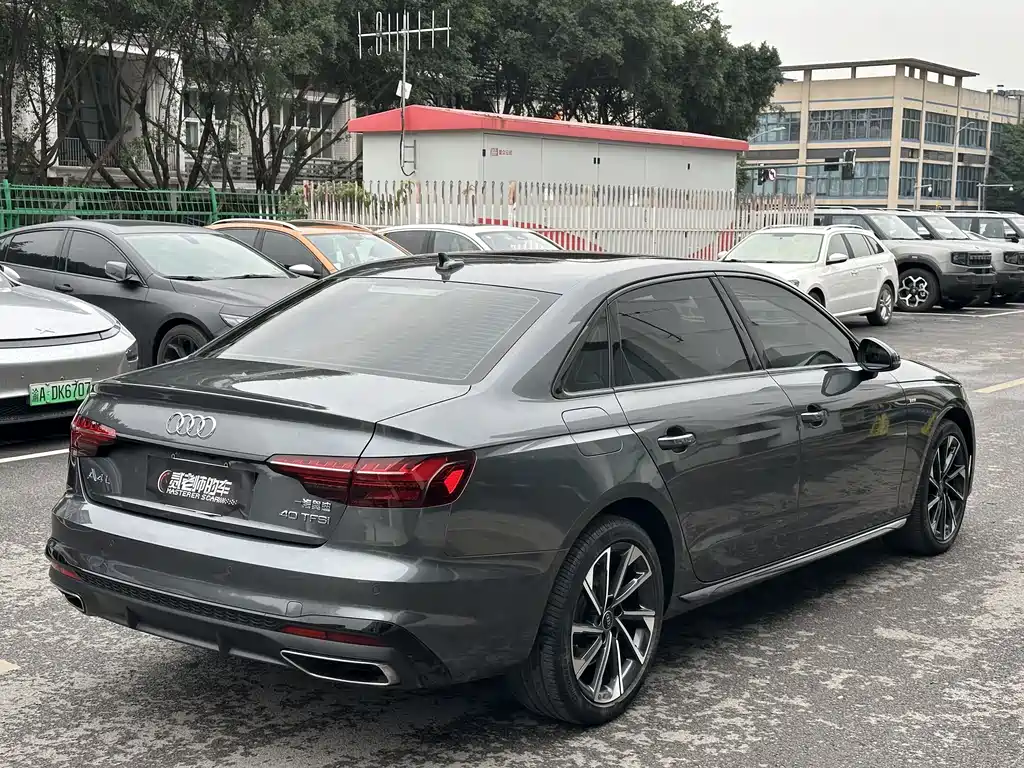 Audi Audi A4L 2023 40 TFSI Premium Dynamic Edition 2023 - thumbnail 2