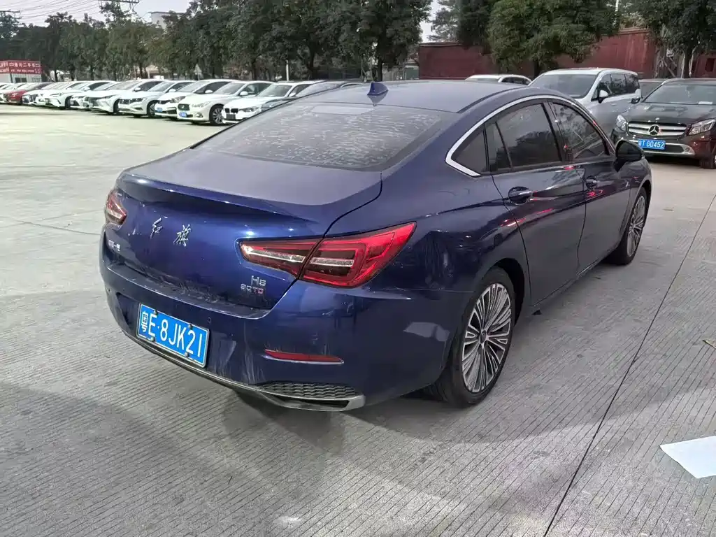 Hongqi Hongqi H5 2020 1.5T DCT Flag Joy Edition 2021 - thumbnail 3