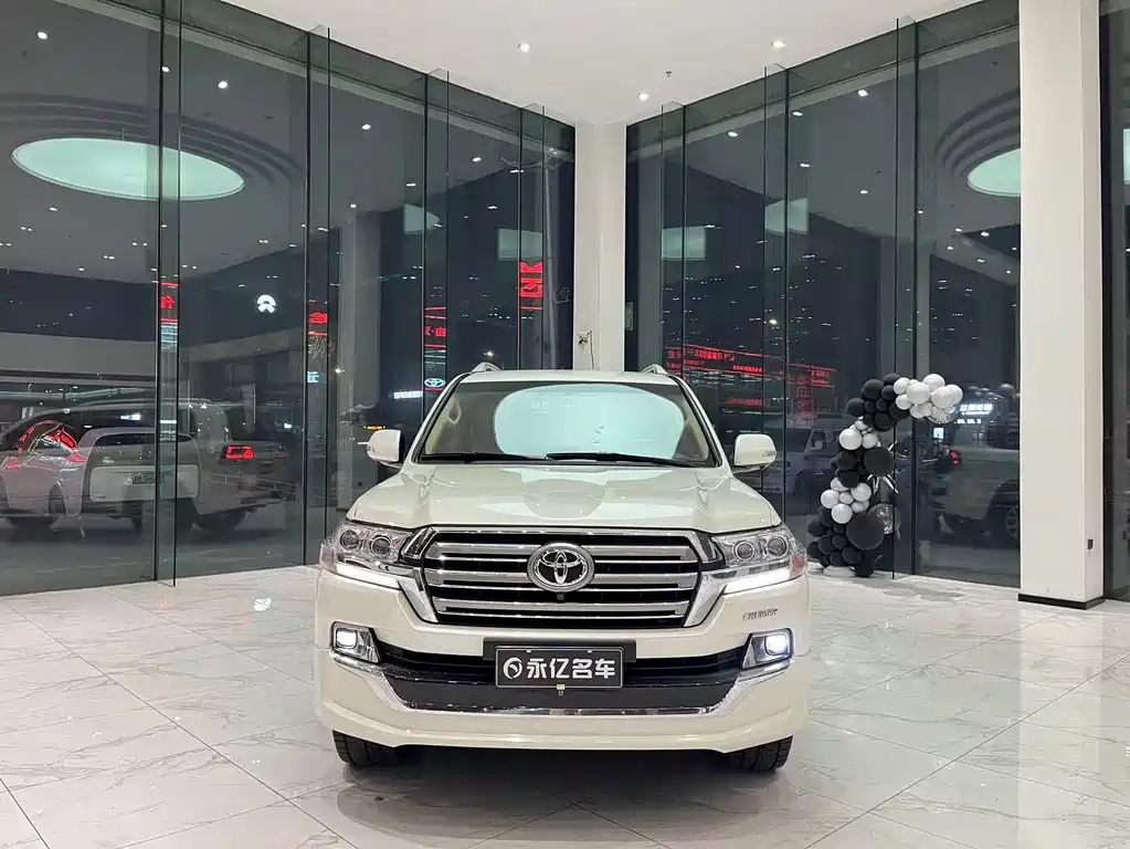 Toyota Land Cruiser (Imported) 2016 Model 4.0L Middle East Version 2016 - thumbnail 2