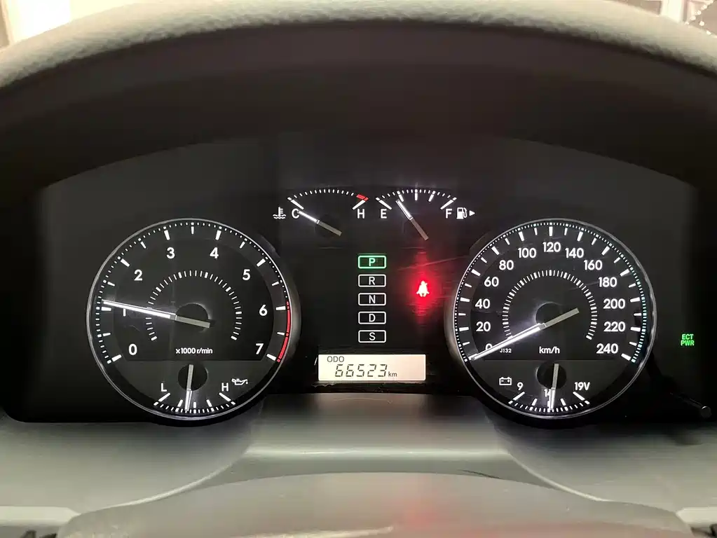 Toyota Land Cruiser (Imported) 2016 Model 4.0L Middle East Version 2016 - thumbnail 8