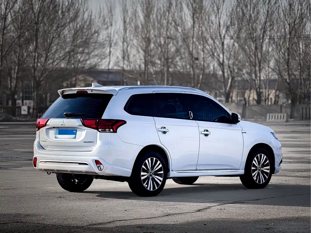 Mitsubishi Outlander 2021 Model Year Refresh 2.0L 2WD Comfort Edition 5-Seat 2022 - thumbnail 6