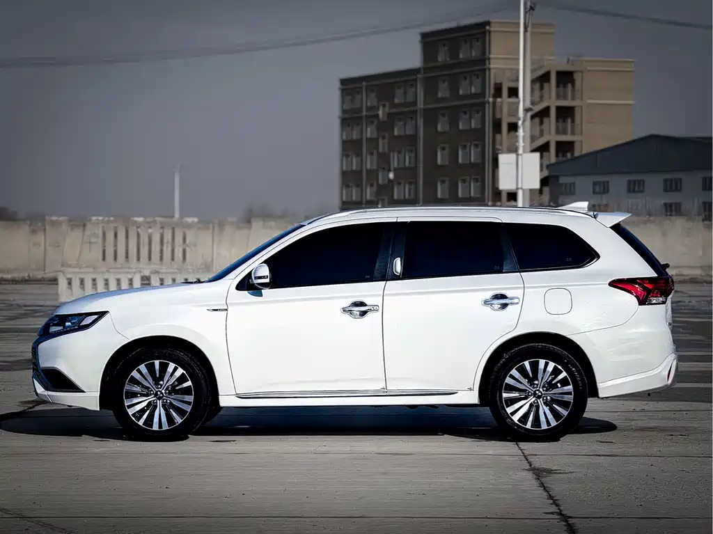 Mitsubishi Outlander 2021 Model Year Refresh 2.0L 2WD Comfort Edition 5-Seat 2022 - thumbnail 7