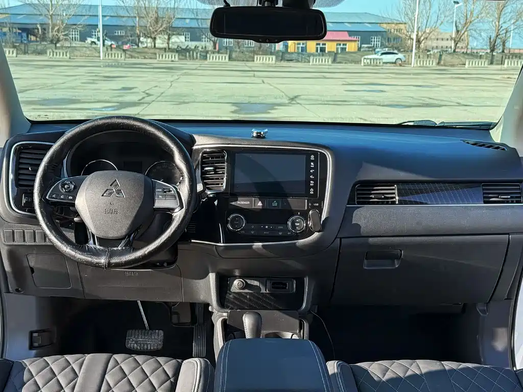 Mitsubishi Outlander 2021 Model Year Refresh 2.0L 2WD Comfort Edition 5-Seat 2022 - thumbnail 10