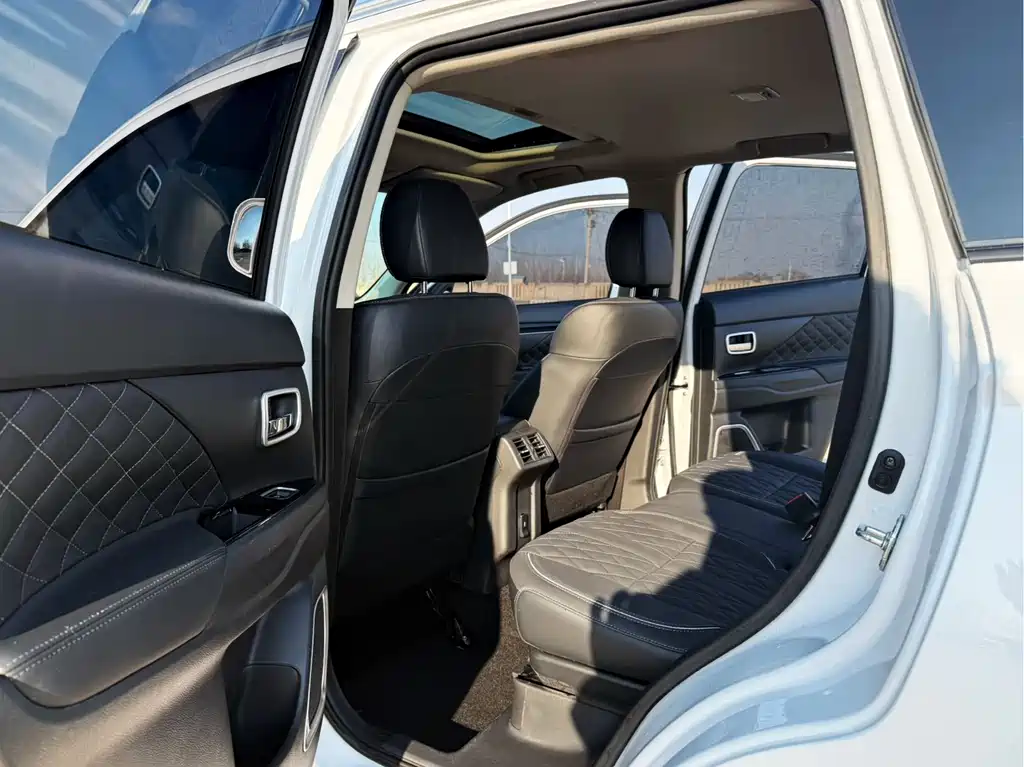 Mitsubishi Outlander 2021 Model Year Refresh 2.0L 2WD Comfort Edition 5-Seat 2022 - thumbnail 16