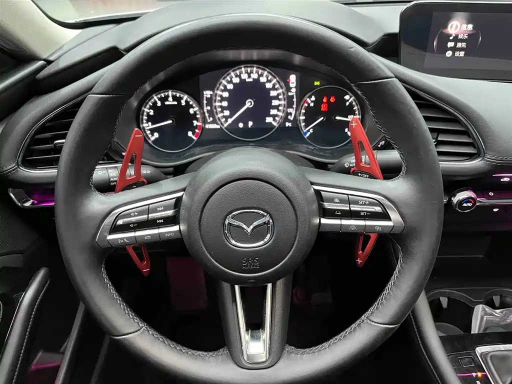 Mazda Mazda 3 Axela 2021 2.0L Automatic Premium Edition 2022 - thumbnail 3