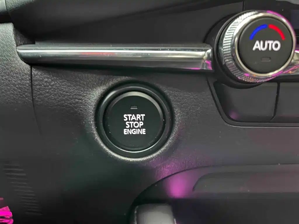 Mazda Mazda 3 Axela 2021 2.0L Automatic Premium Edition 2022 - thumbnail 4