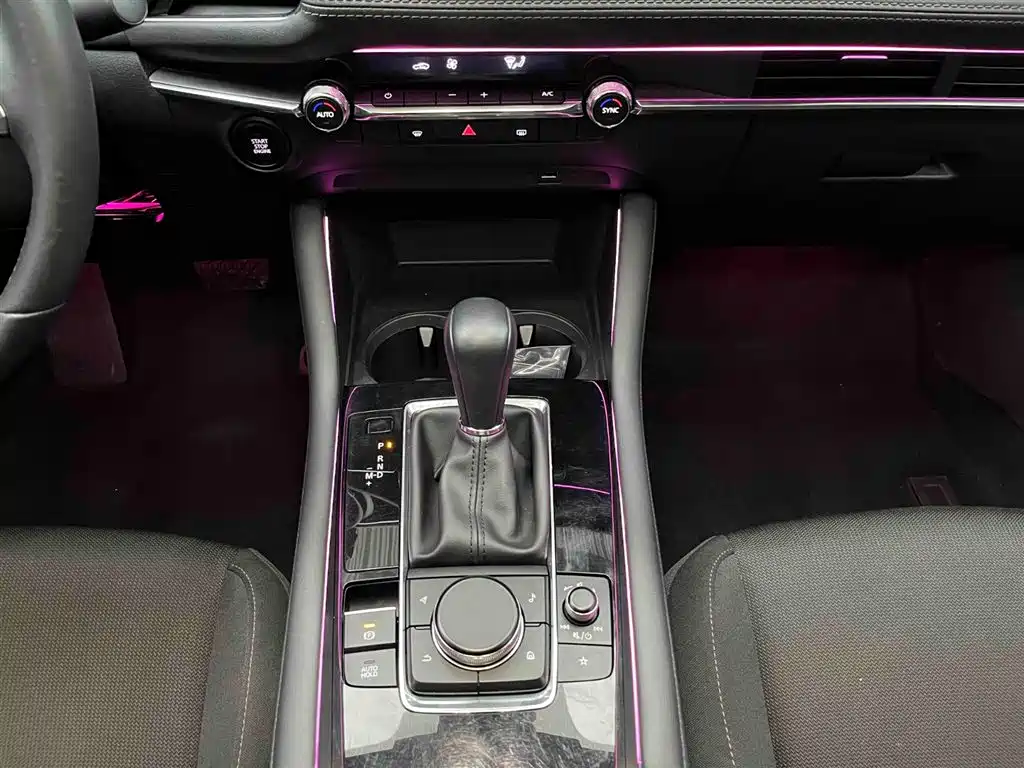 Mazda Mazda 3 Axela 2021 2.0L Automatic Premium Edition 2022 - thumbnail 5