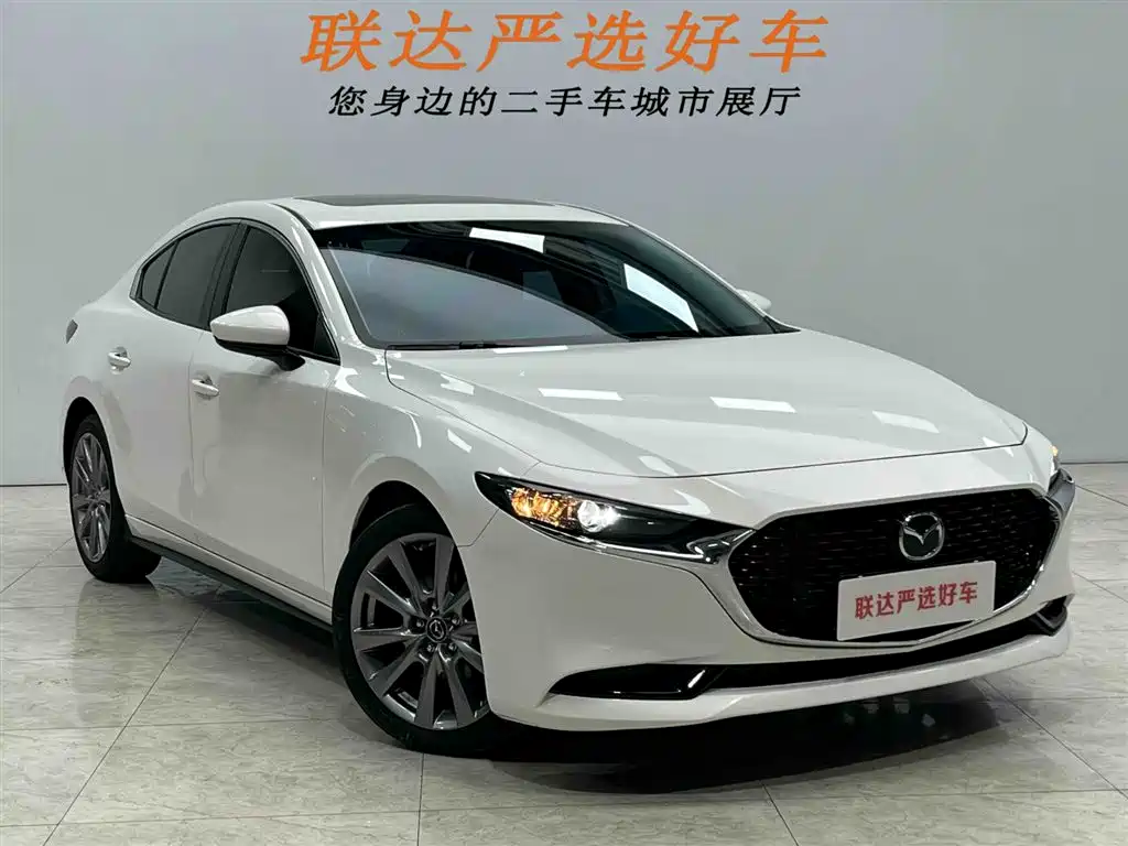 Mazda Mazda 3 Axela 2021 2.0L Automatic Premium Edition 2022 - thumbnail 22
