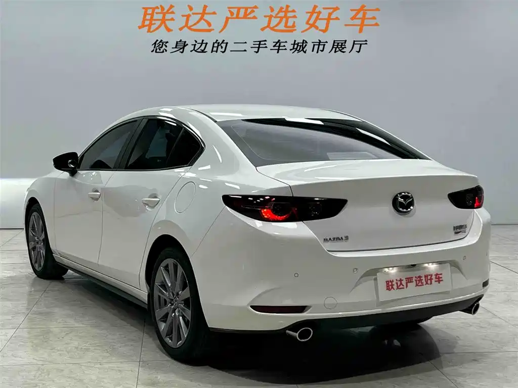 Mazda Mazda 3 Axela 2021 2.0L Automatic Premium Edition 2022 - thumbnail 23