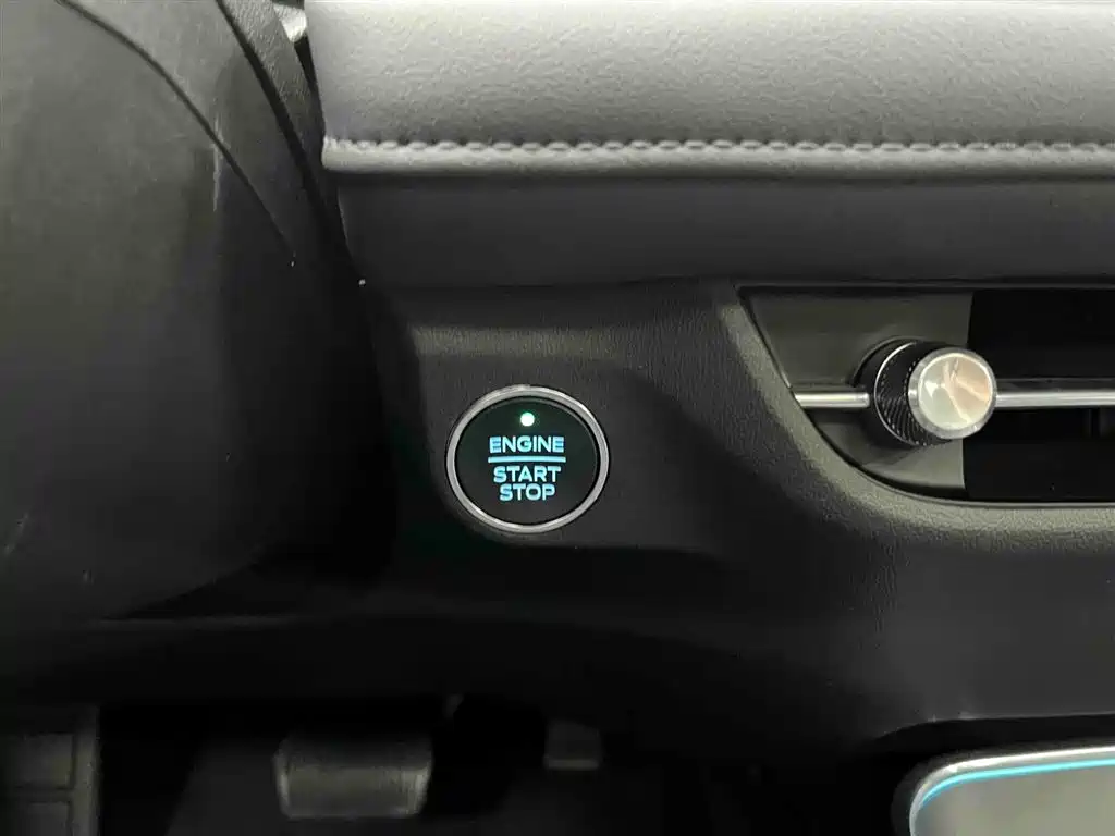 Ford Mondeo 2025 2.0T EcoBoost Ultimate 2024 - thumbnail 4