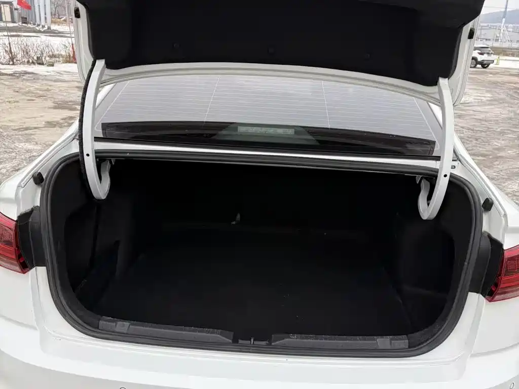 Volkswagen Bora 2023 280TSI DSG Premium Edition 2022 - thumbnail 11
