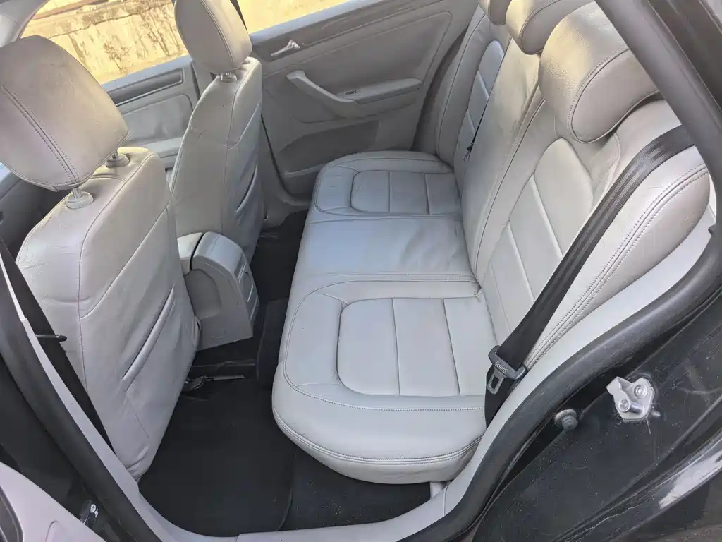 Volkswagen Volkswagen Bora 2013 1.6L Automatic Comfort Edition 2013 - thumbnail 6