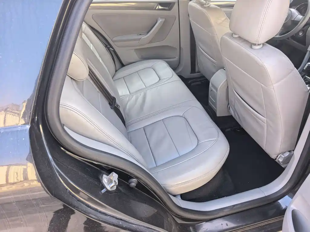 Volkswagen Volkswagen Bora 2013 1.6L Automatic Comfort Edition 2013 - thumbnail 8
