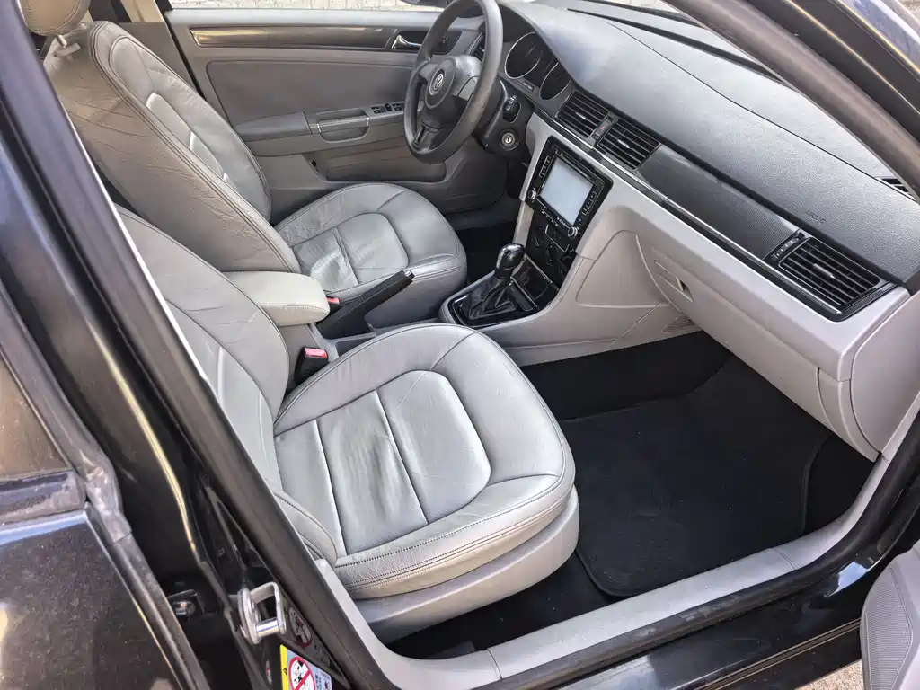 Volkswagen Volkswagen Bora 2013 1.6L Automatic Comfort Edition 2013 - thumbnail 9