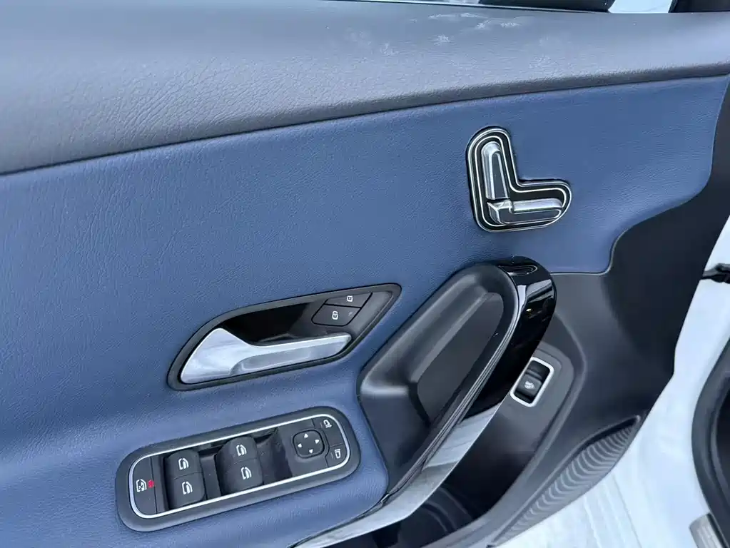 Mercedes-Benz Mercedes-Benz A-Class 2023 A 180 L 2023 - thumbnail 7