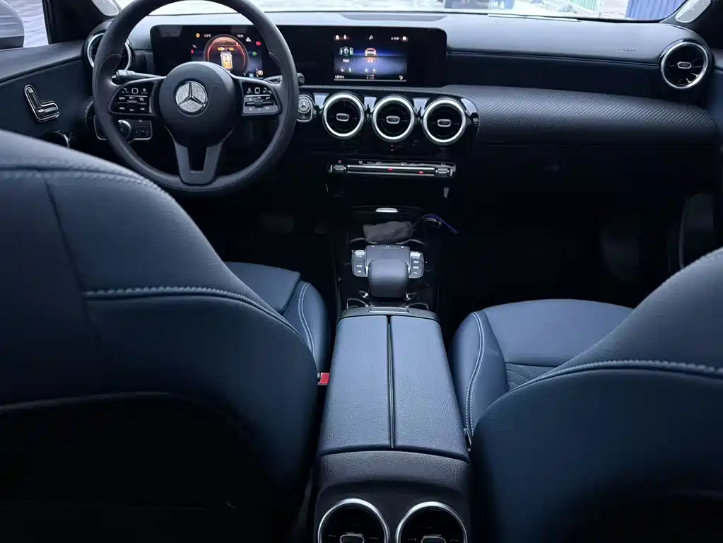 Mercedes-Benz Mercedes-Benz A-Class 2023 A 180 L 2023 - thumbnail 14