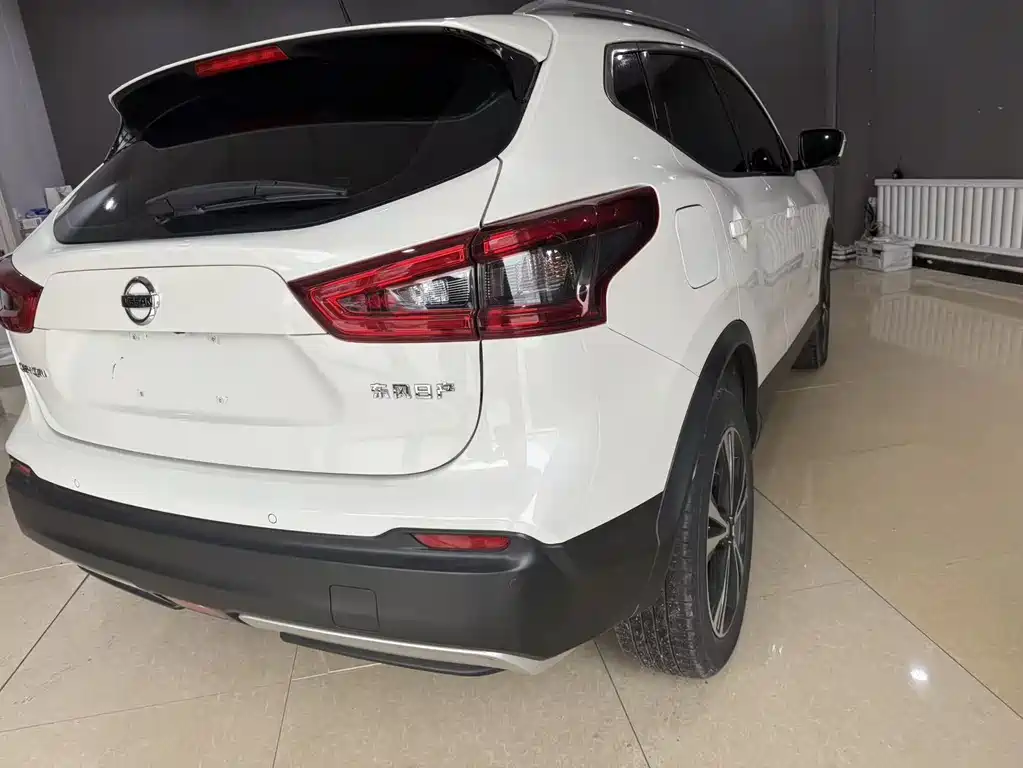 Nissan Nissan Qashqai 2022 2.0L CVT XV Premium 2023 - thumbnail 4