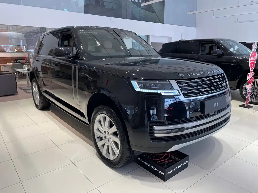 Land Rover Range Rover 2025 3.0 L6 360PS Vogue Edition 2025 - thumbnail 3