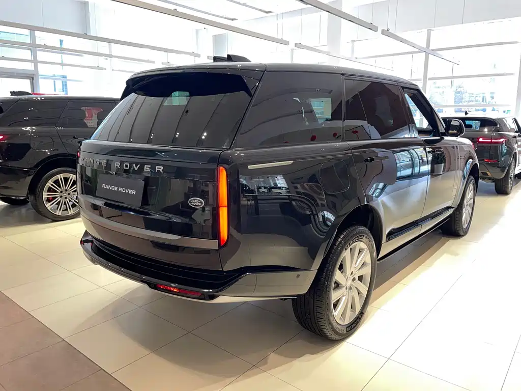 Land Rover Range Rover 2025 3.0 L6 360PS Vogue Edition 2025 - thumbnail 6