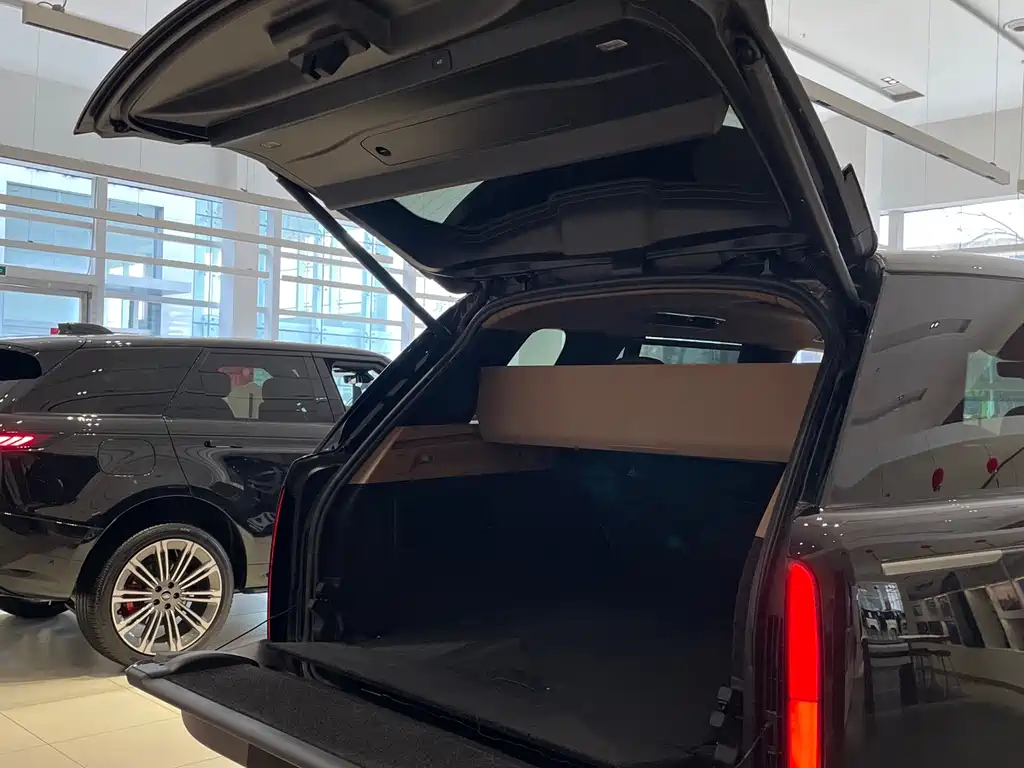 Land Rover Range Rover 2025 3.0 L6 360PS Vogue Edition 2025 - thumbnail 7