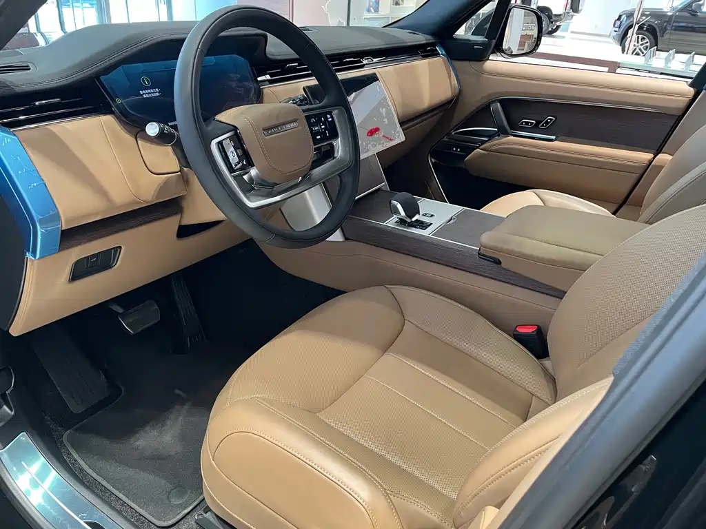 Land Rover Range Rover 2025 3.0 L6 360PS Vogue Edition 2025 - thumbnail 9
