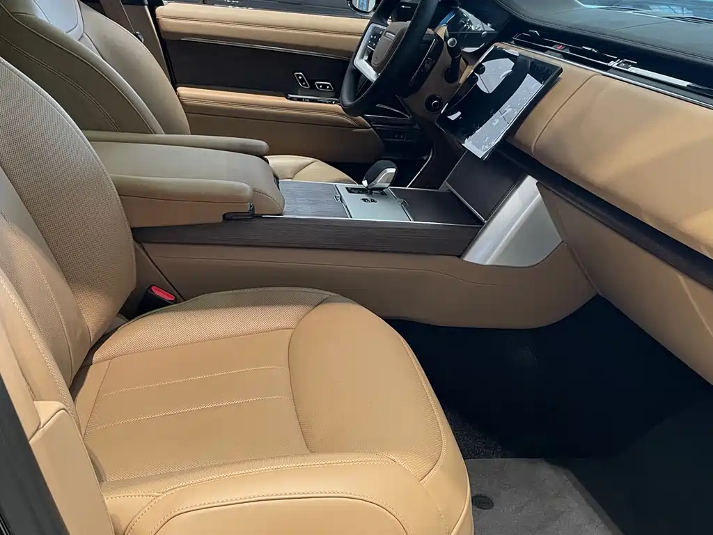 Land Rover Range Rover 2025 3.0 L6 360PS Vogue Edition 2025 - thumbnail 16