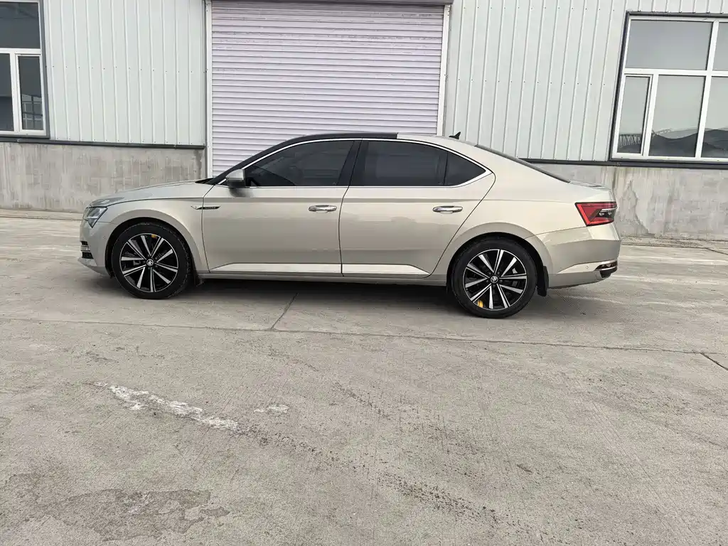 Skoda Škoda Superb 2023 Facelift TSI280 DSG Premium Edition 2023 - thumbnail 4