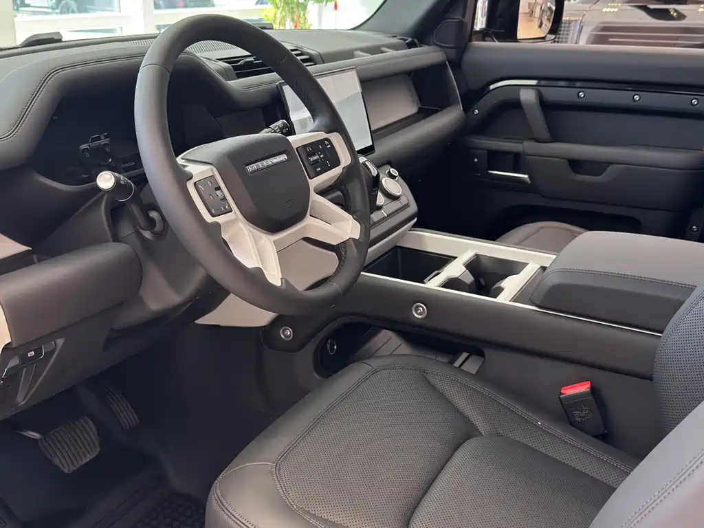 Land Rover Land Rover Defender 2025 90 2.0T P300 S 2026 - thumbnail 15