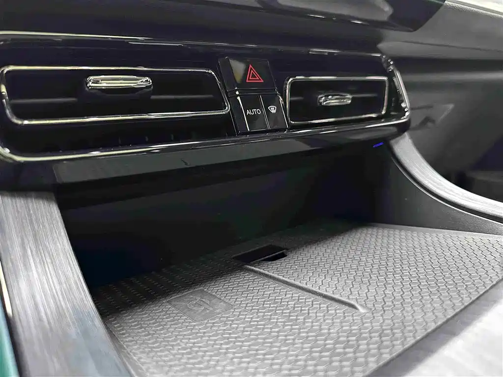 GAC Trumpchi GAC Trumpchi GS8 2022 Dual Engine Series 2.0TM FWD Luxury Edition (Six-seater) 2022 - thumbnail 25