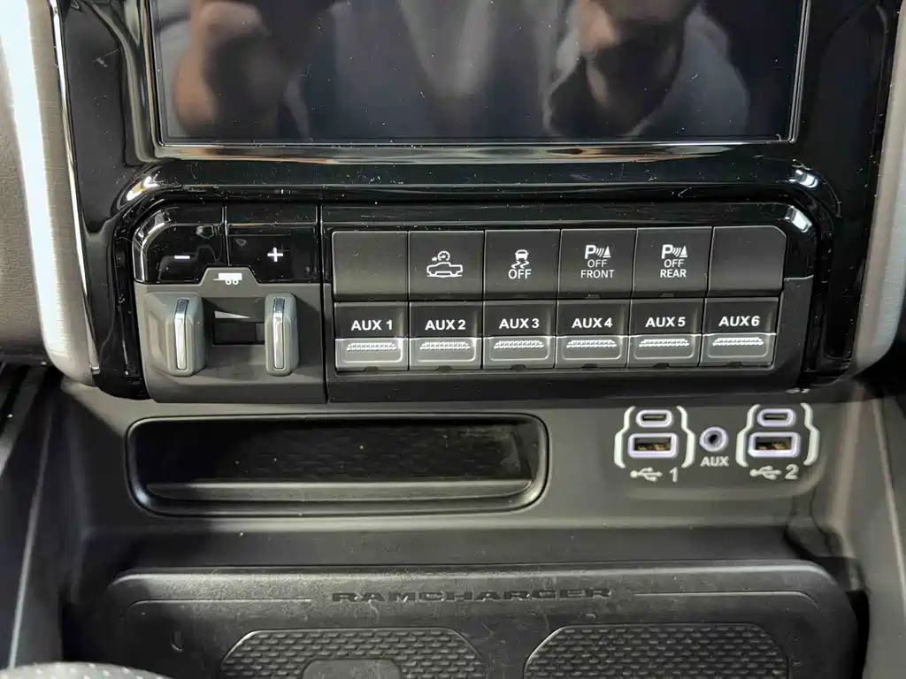 RAM RAM TRX 2023 6.2L V8 U.S. Specification 2024 - thumbnail 22