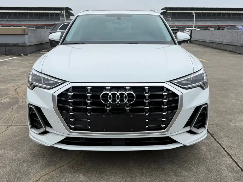 Audi Audi Q3 2022 35 TFSI Fashion Dynamic Edition 2023 - thumbnail 2