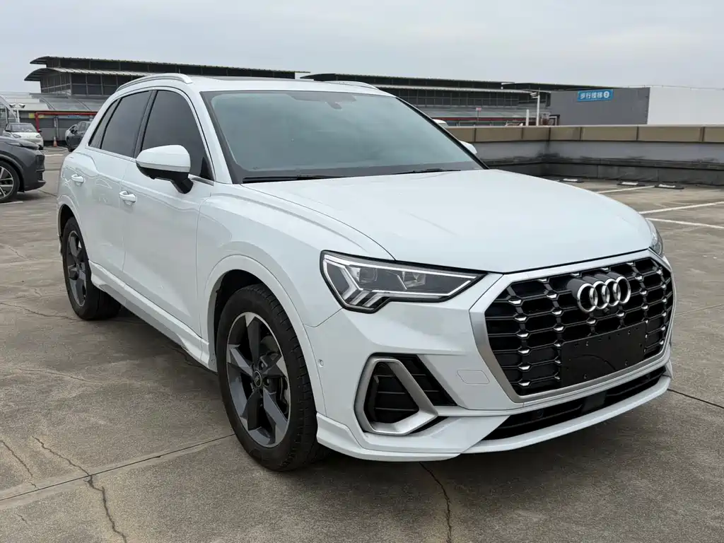 Audi Audi Q3 2022 35 TFSI Fashion Dynamic Edition 2023 - thumbnail 3