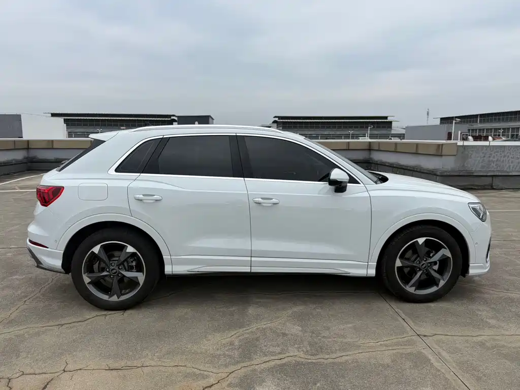 Audi Audi Q3 2022 35 TFSI Fashion Dynamic Edition 2023 - thumbnail 24