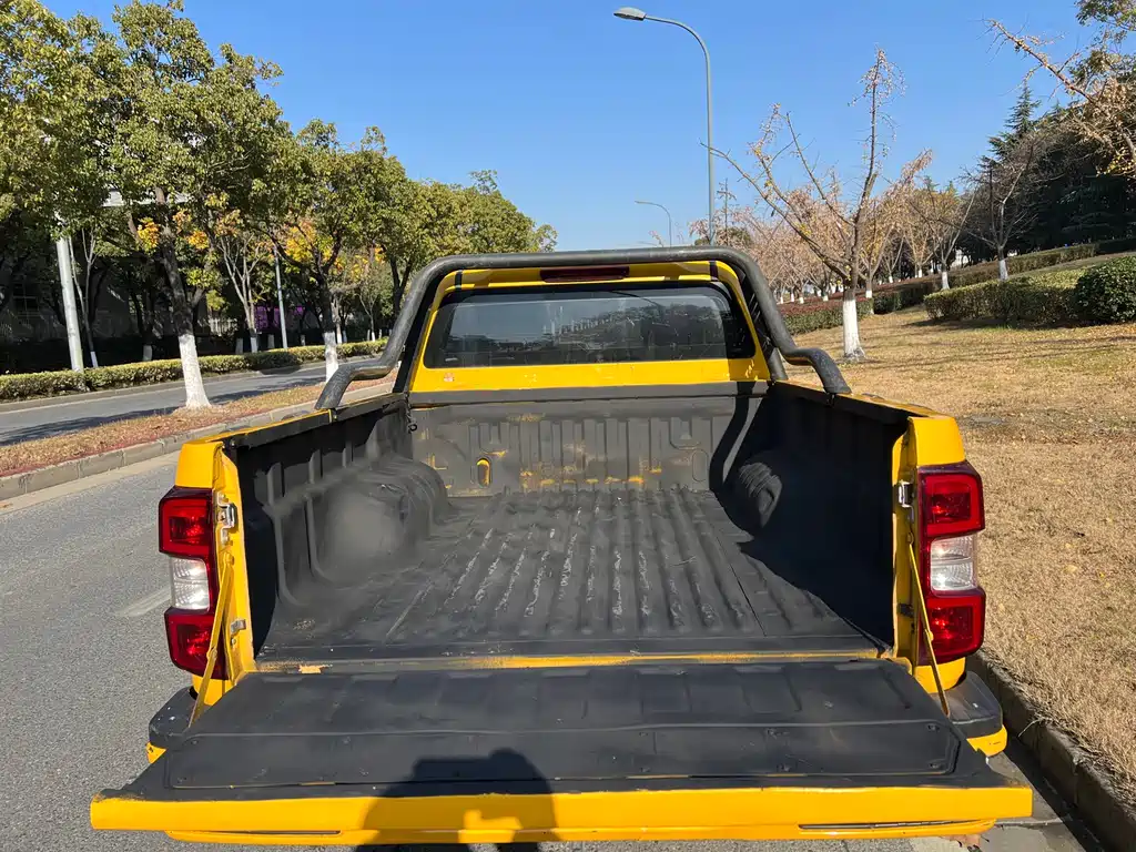 Isuzu TAGA DaKa 2021 1.8T Gasoline Manual 2WD Luxury Long Wheelbase CE18 2022 - thumbnail 7