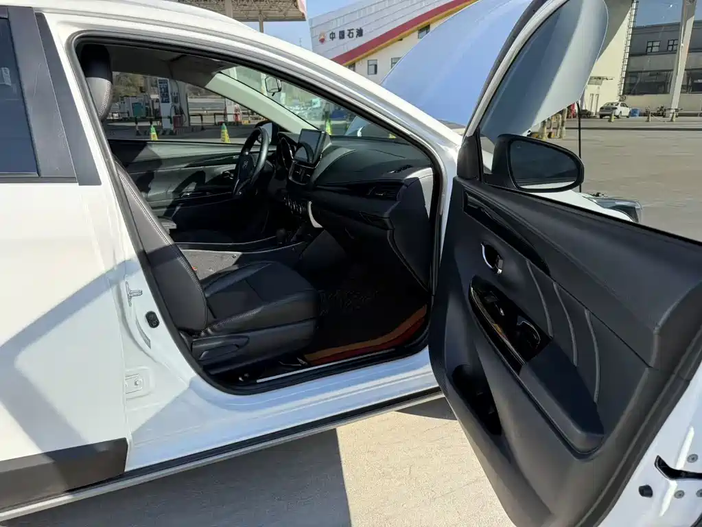 Toyota YARiS L 2022 Zhi Xuan X 1.5L CVT Luxury PLUS Edition 2022 - thumbnail 13