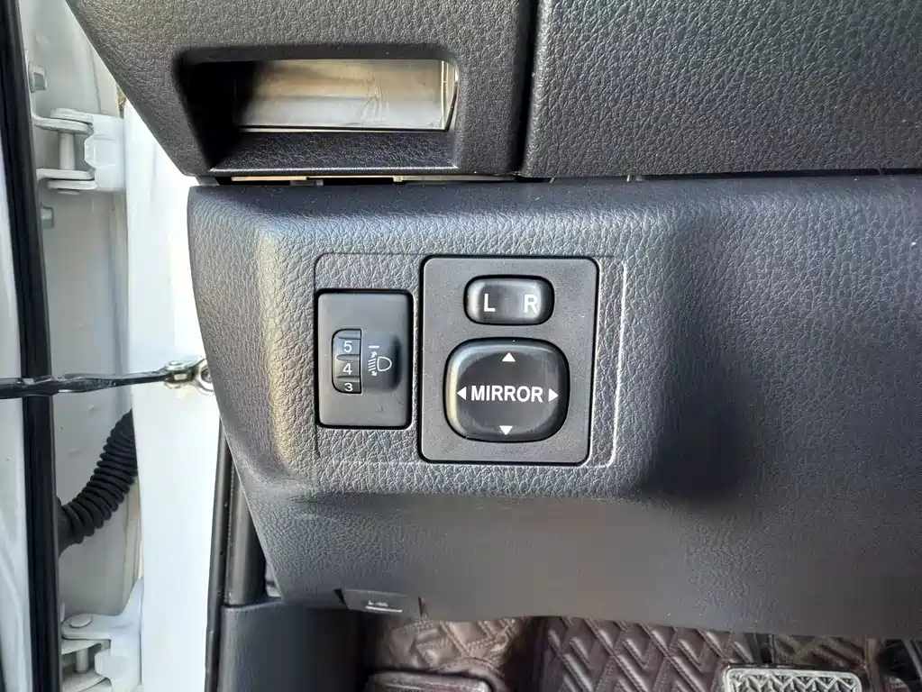 Toyota YARiS L 2022 Zhi Xuan X 1.5L CVT Luxury PLUS Edition 2022 - thumbnail 14