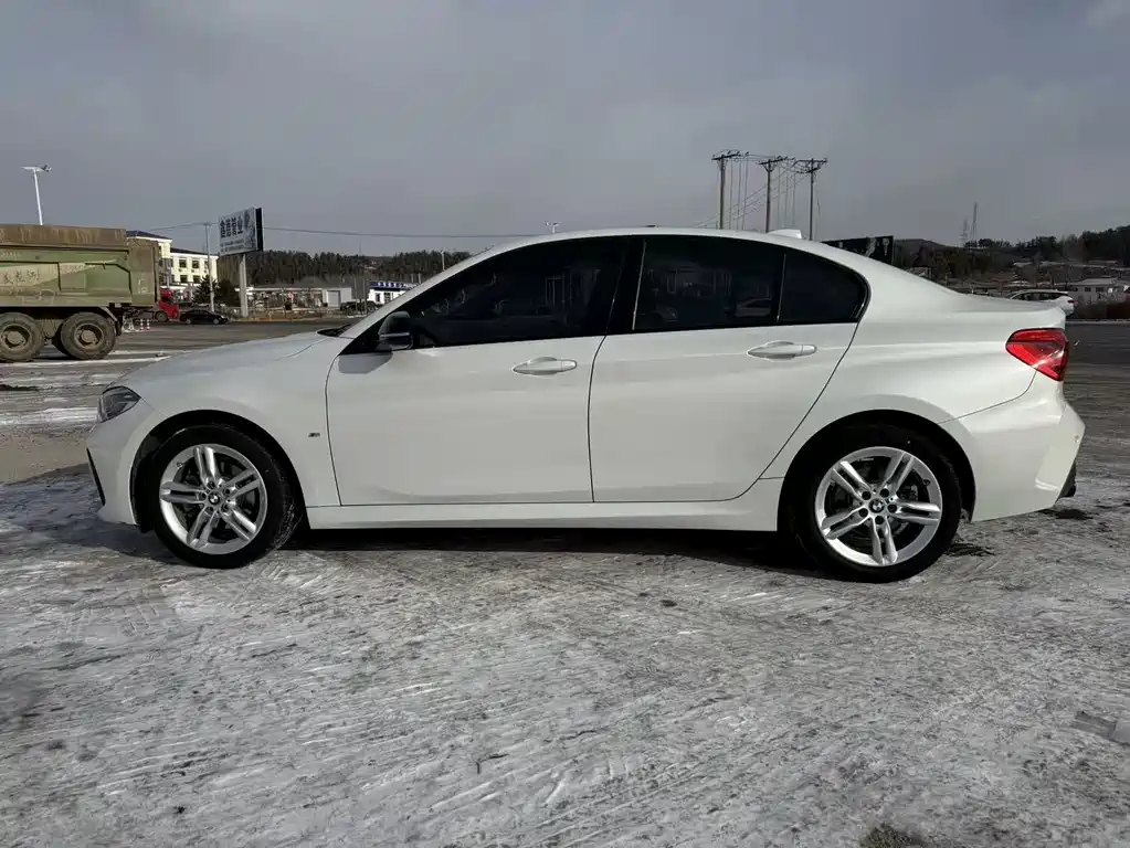 BMW BMW 1 Series 2022 120i M Sport Shadow Edition 2022 - thumbnail 3