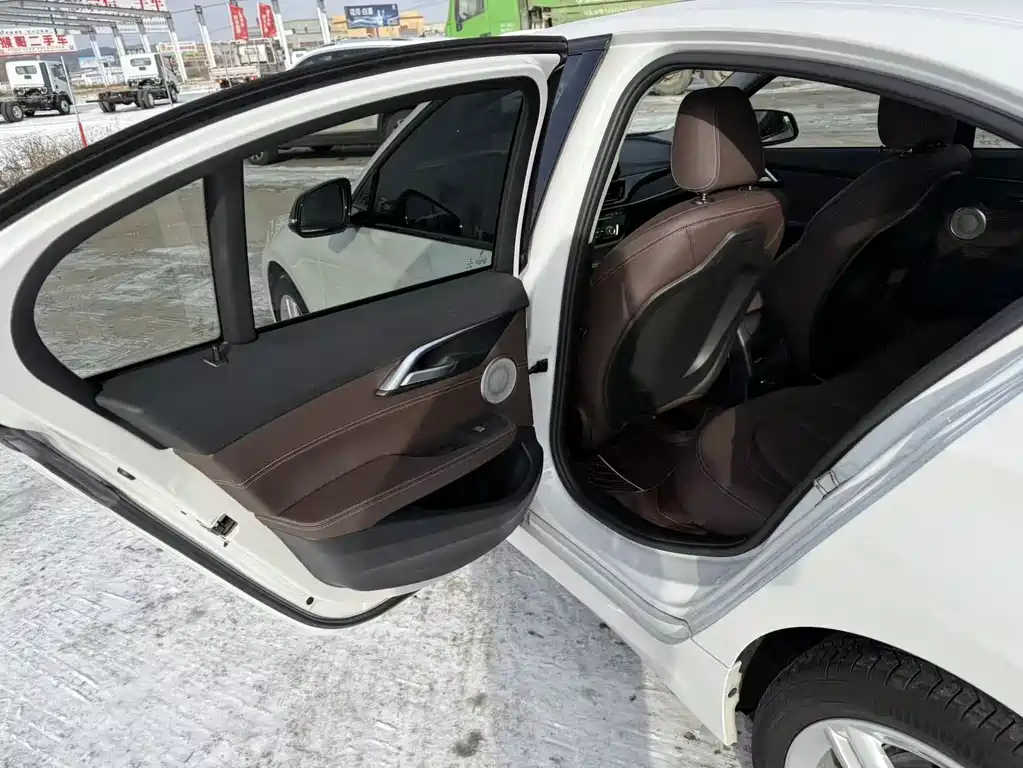 BMW BMW 1 Series 2022 120i M Sport Shadow Edition 2022 - thumbnail 13