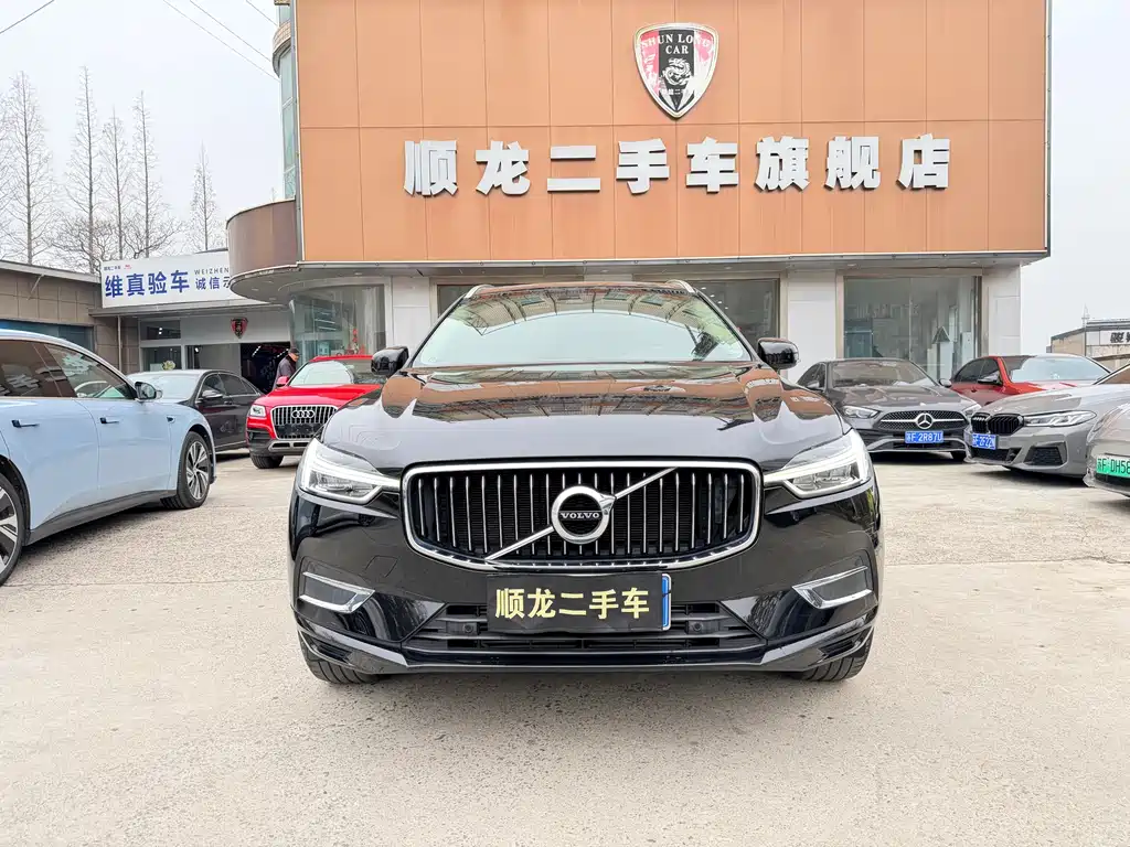 Volvo Volvo XC60 2020 T5 AWD Momentum Luxury Edition 2020 - thumbnail 2