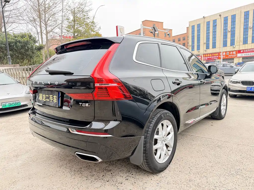 Volvo Volvo XC60 2020 T5 AWD Momentum Luxury Edition 2020 - thumbnail 4
