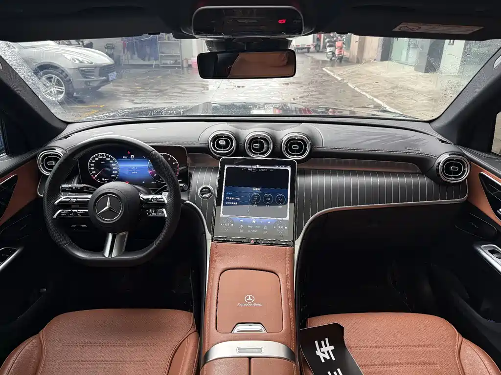 Mercedes-Benz Mercedes-Benz GLC 2023 GLC 300 L 4MATIC Dynamic 7-seater 2024 - thumbnail 4